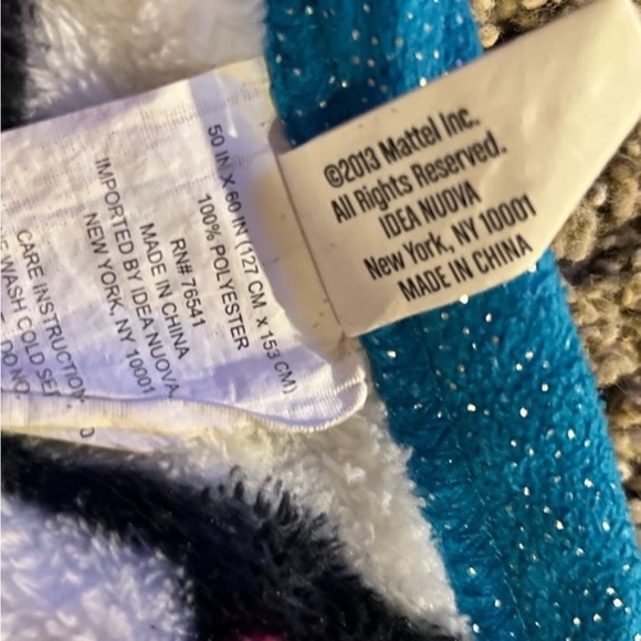 Monster high blanket - Picture 3 of 3